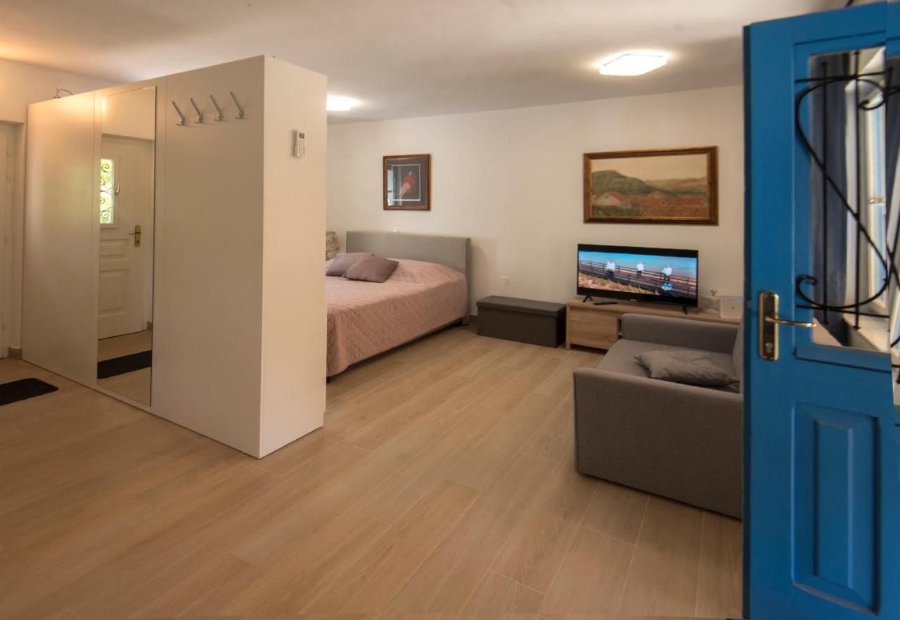 Studio Apartman Roza สตอน ภายนอก รูปภาพ